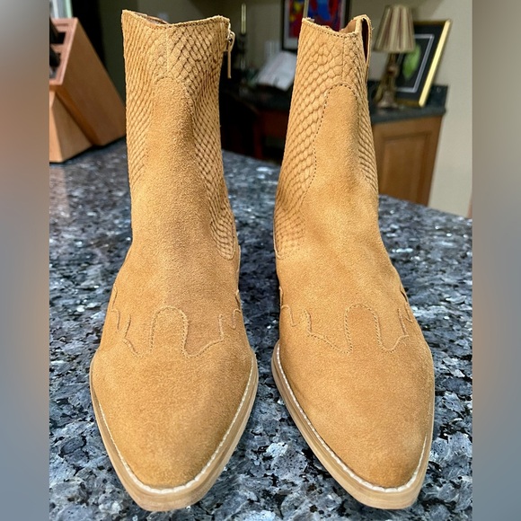 Matisse Daphne Cognac Brown Suede  Textured Western Ankle Booties Size 12 - Picture 2 of 8